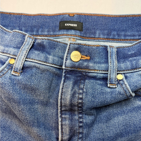 Express Mid Rise Medium Wash Ripped Skyscraper Jeans - Picture 3 of 8